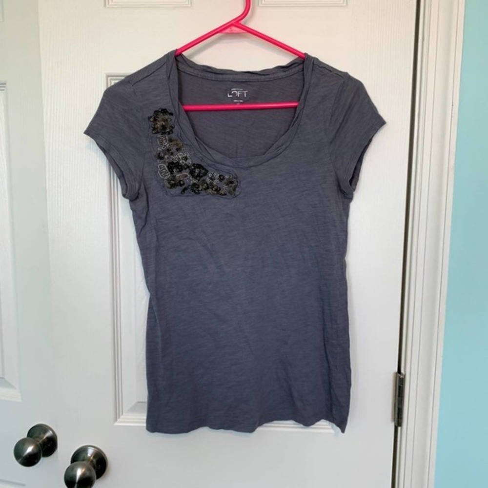 Loft Women's Size Extra Small Gray Embellished T-Shirt